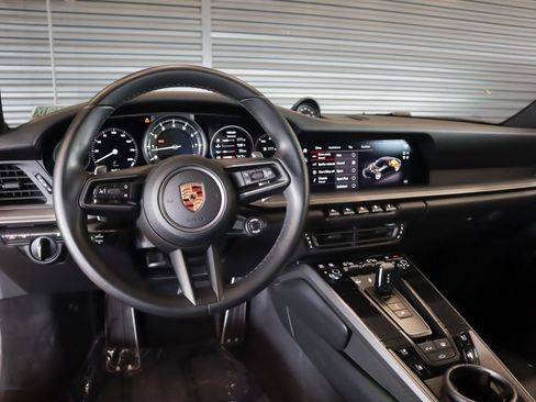 Used 2022 Porsche 911 Carrera RWD image 12