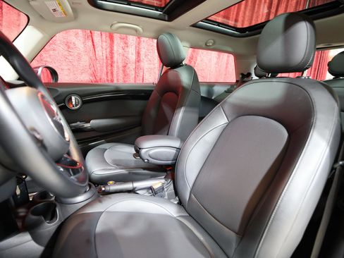Used 2019 MINI Cooper 2-Door Hardtop FWD image 13