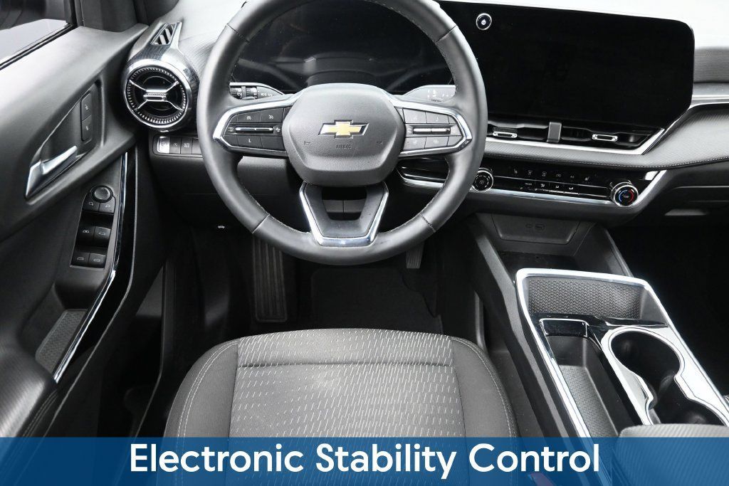 Used 2025 Chevrolet Equinox LT w/ Safety and Technology Package FWD image 15