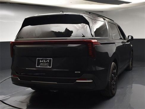 Certified 2025 Kia Carnival SX Prestige image 7