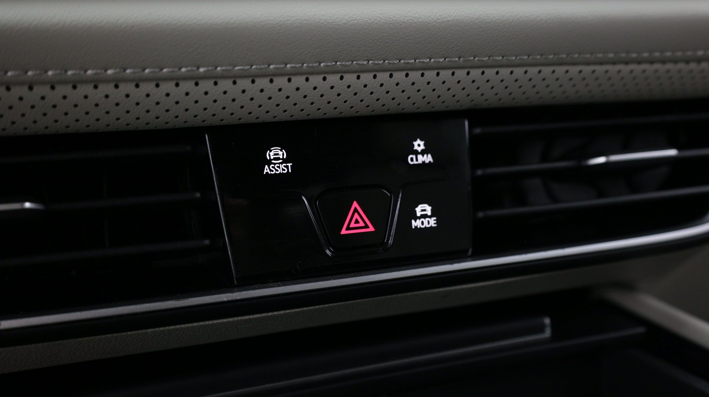 Used 2026 Volkswagen Atlas SE FWD image 24