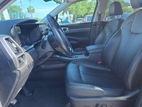 Used 2022 Kia Sorento S w/ Panoramic Sunroof Package FWD image 10