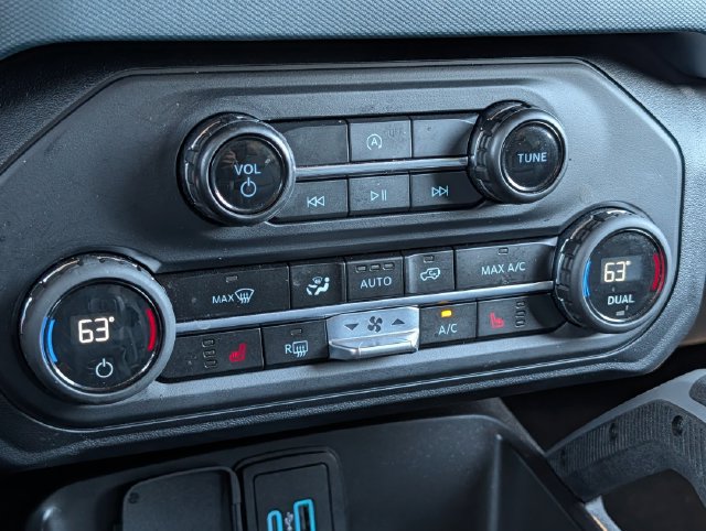 Used 2024 Ford Bronco Outer Banks AWD/4WD image 18
