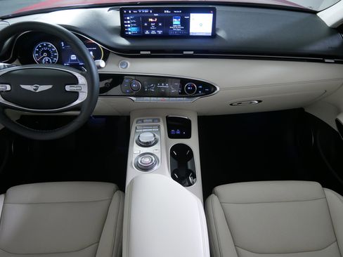 Used 2022 Genesis GV70 2.5T image 10
