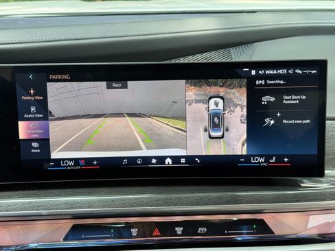 Used 2023 BMW i7 xDrive60 AWD/4WD image 35