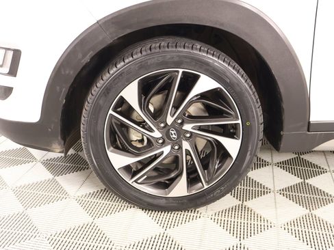 Used 2019 Hyundai Tucson Sport FWD image 17