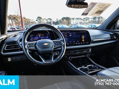 Used 2024 Chevrolet Traverse LT image 30