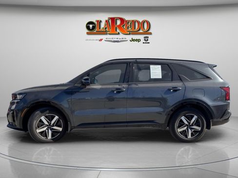 Used 2022 Kia Sorento EX image 4