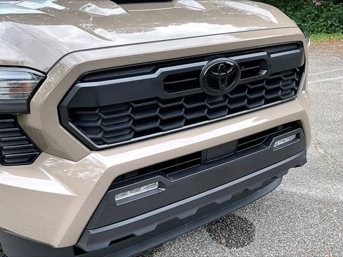 Used 2026 Toyota Tacoma TRD Sport AWD/4WD image 32