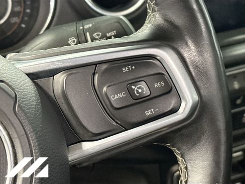 Used 2020 Jeep Gladiator Overland image 13