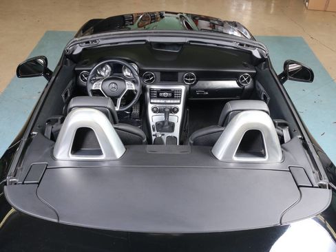 Used 2014 Mercedes-Benz SLK 250 w/ Premium Package image 33