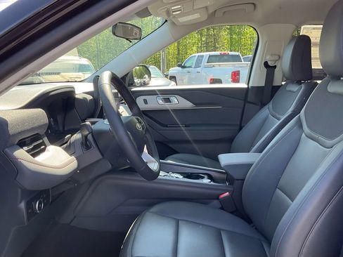 New 2026 Ford Explorer Active image 16