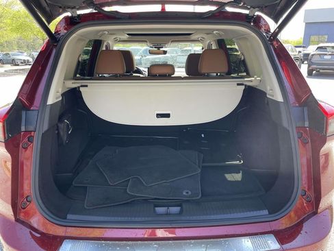 Used 2024 Nissan Rogue Platinum w/ Platinum Premium Package image 9