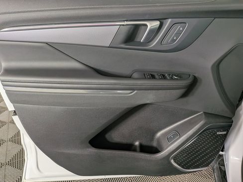 Certified 2025 Buick Enclave Sport Touring image 16