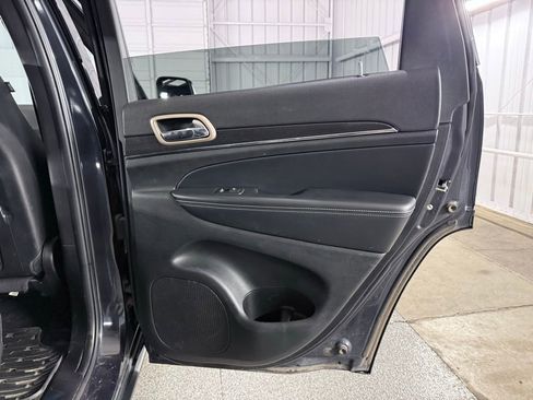 Used 2015 Jeep Grand Cherokee Limited w/ Luxury Group II image 26