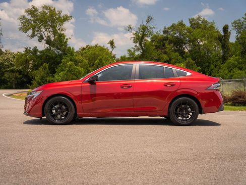 Used 2026 Nissan Sentra SV w/ SV Convenience Package FWD image 4