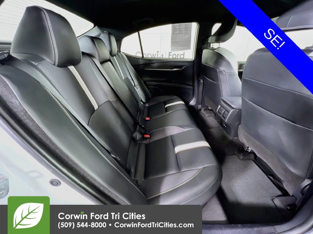 Used 2025 Toyota Camry SE w/ Convenience Package AWD/4WD image 15