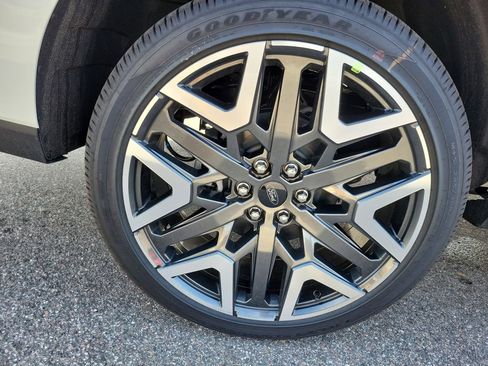New 2026 Ford Expedition Max Platinum AWD/4WD image 6