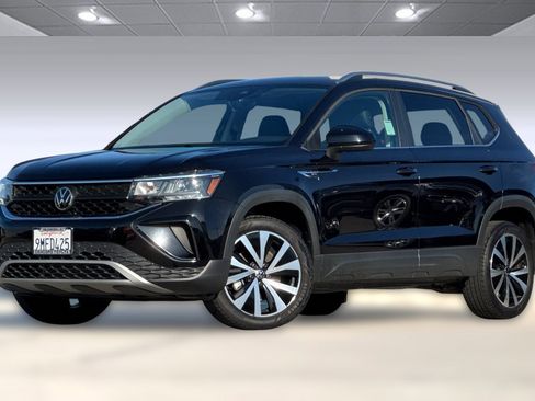 Used 2024 Volkswagen Taos SE image 24