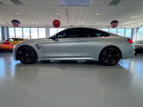 Used 2018 BMW M4 Base image 3