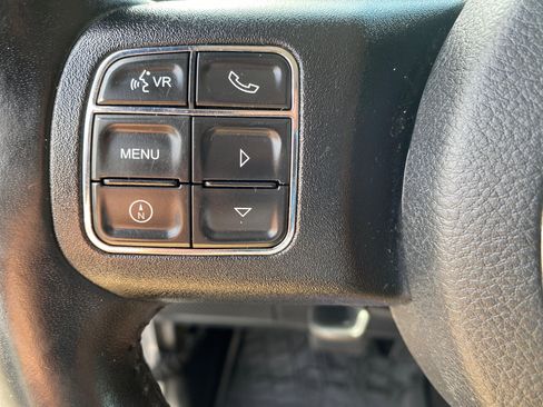 Used 2017 Jeep Wrangler Unlimited Sahara w/ Connectivity Group image 17