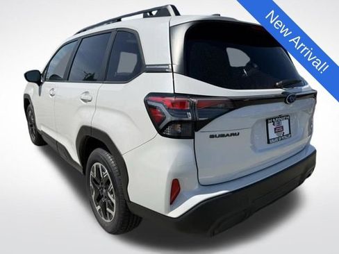 Used 2025 Subaru Forester Premium AWD/4WD image 3