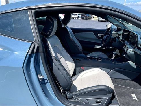 Used 2025 Ford Mustang GT Premium RWD image 7