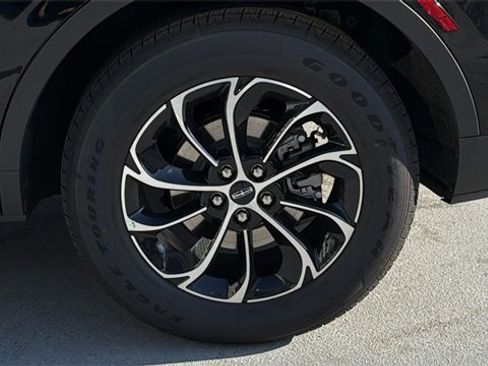 New 2026 Lincoln Nautilus Premier image 4