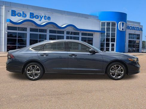 Used 2023 Honda Accord EX image 4