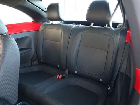 Used 2014 Volkswagen Beetle 1.8T image 17