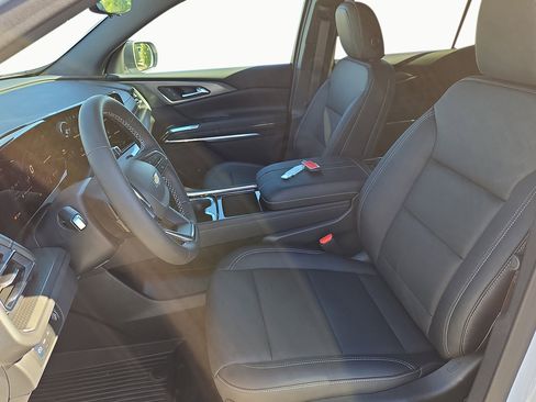 New 2026 Chevrolet Traverse LT w/ Driver Confidence Package image 12