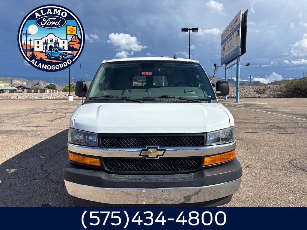 Used 2022 Chevrolet Express 3500 LT w/ LT Preferred Equipment Group RWD image 12