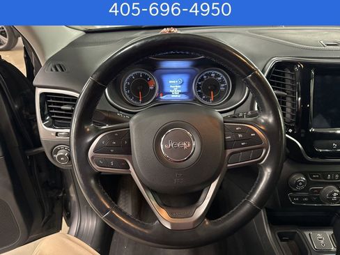 Used 2019 Jeep Cherokee Limited image 11