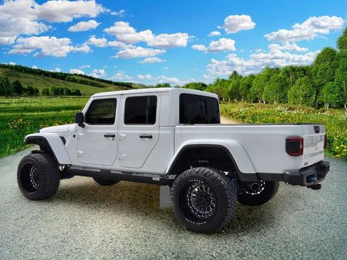 Certified 2020 Jeep Gladiator Rubicon AWD/4WD image 4