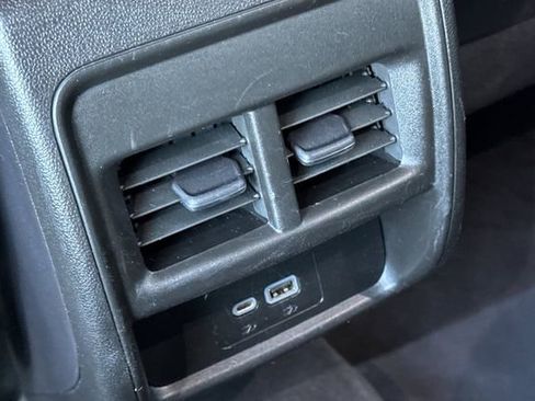 Used 2024 Cadillac XT4 Premium Luxury image 43