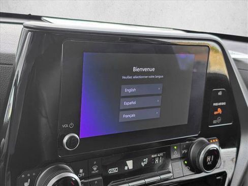 Used 2023 Toyota Highlander XLE image 14