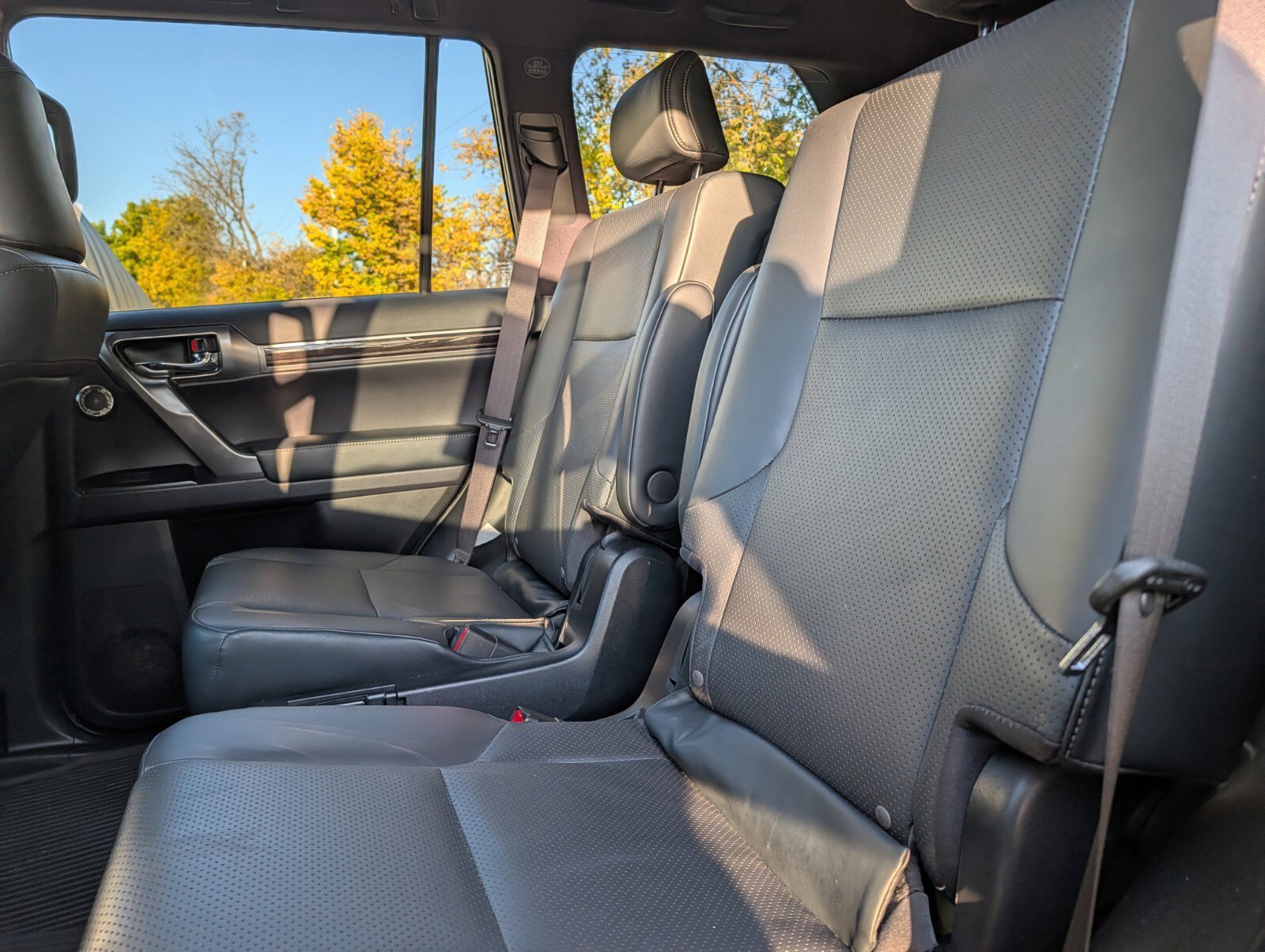 Used 2022 Lexus GX 460 Luxury w/ Sport Design Package AWD/4WD image 22