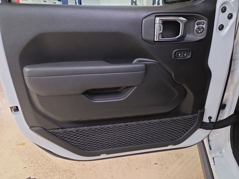 New 2026 Jeep Wrangler Unlimited Rubicon image 11