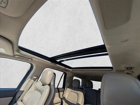 Used 2024 Lincoln Navigator Reserve AWD/4WD image 16