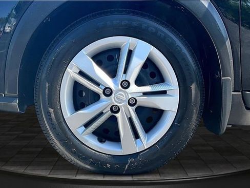 Used 2025 Nissan Kicks Play S image 31