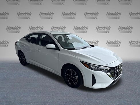 Used 2025 Nissan Sentra SV FWD image 2
