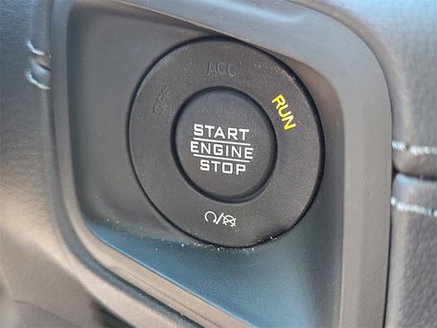 Used 2025 Jeep Wrangler Sahara w/ Safety Group image 27