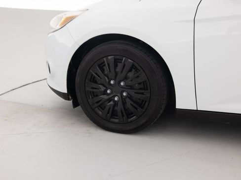 Used 2013 Ford Focus SE FWD image 18