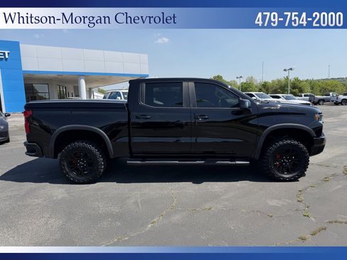Used 2022 Chevrolet Silverado 1500 ZR2 w/ Technology Package image 4