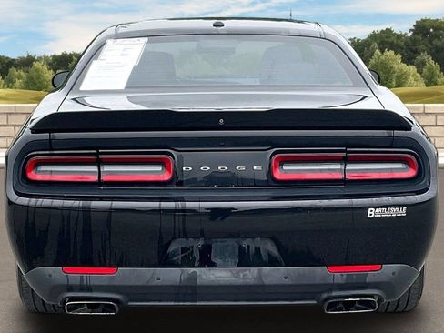 Used 2015 Dodge Challenger R/T w/ Quick Order Package 28B R/T RWD image 4