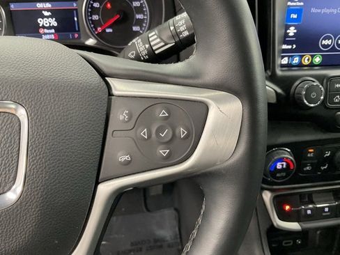 Used 2024 GMC Terrain SLT image 20