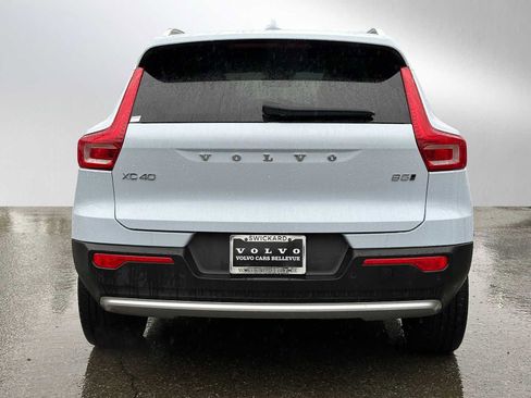 Certified 2025 Volvo XC40 B5 Plus AWD/4WD image 5