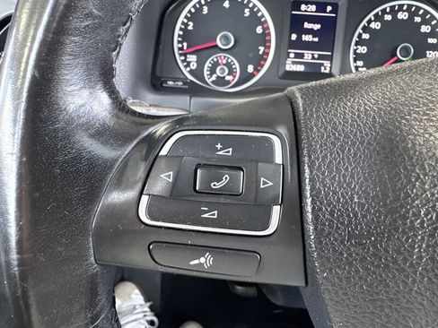 Used 2013 Volkswagen Tiguan S image 24