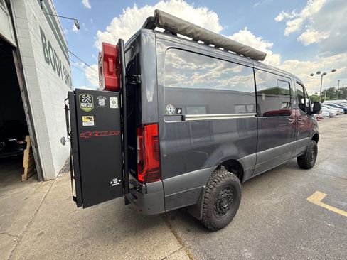 Used 2023 Mercedes-Benz Sprinter 2500 image 4