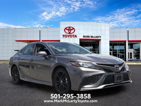 Used 2024 Toyota Camry XSE FWD image 7